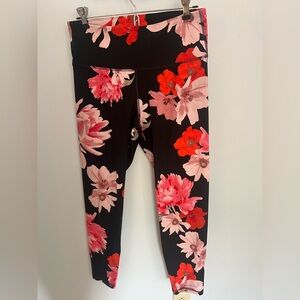 Old Navy Capri Women's Floral Leggings - Black and Pink